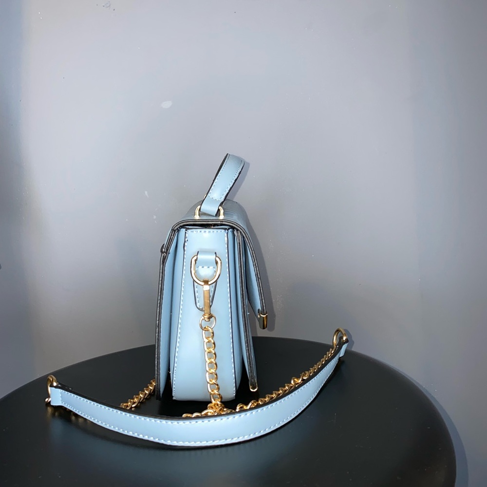 2-in-1 Blue Detachable Cross-Body Purse with Gold Chain/details | Red Interior - Picture 16 of 17